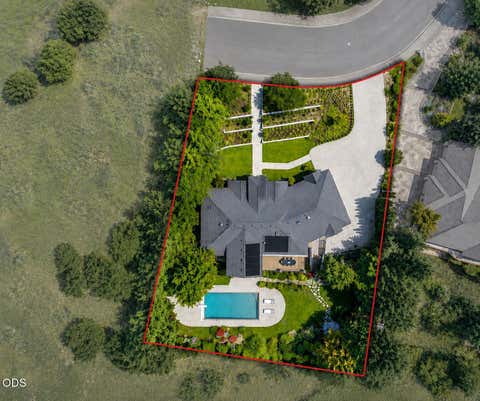 Tiny photo for 1553 Devonshire Place, Medford, OR 97504 (MLS # 220227241)