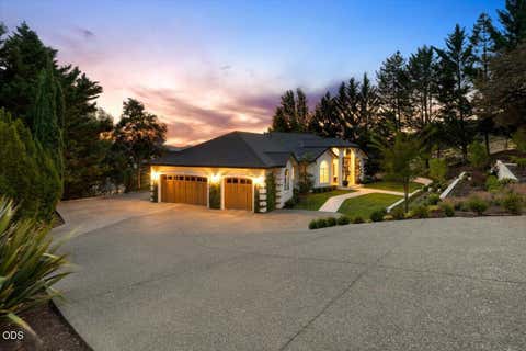 Tiny photo for 1553 Devonshire Place, Medford, OR 97504 (MLS # 220227241)