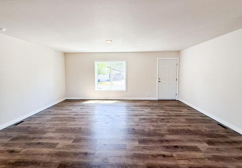 Tiny photo for 4647 Winter Avenue #78, Klamath Falls, OR 97603 (MLS # 220214302)