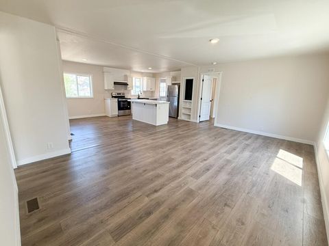 Tiny photo for 4647 Winter Avenue #78, Klamath Falls, OR 97603 (MLS # 220214302)