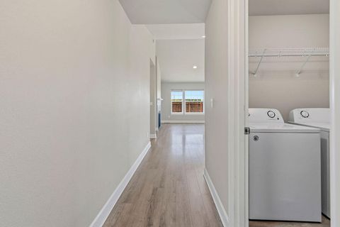 Tiny photo for 1717 NE 3rd Court, Redmond, OR 97756 (MLS # 220221184)