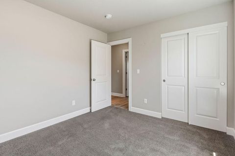 Tiny photo for 1717 NE 3rd Court, Redmond, OR 97756 (MLS # 220221184)