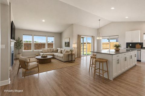 Tiny photo for 1717 NE 3rd Court, Redmond, OR 97756 (MLS # 220221184)