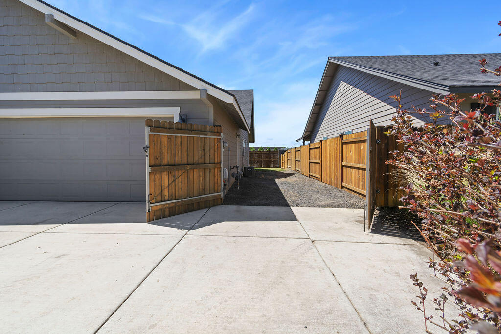 1717 NE 3rd Court