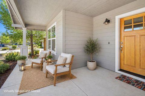 Tiny photo for 1717 NE 3rd Court, Redmond, OR 97756 (MLS # 220221184)