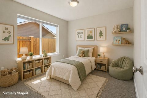 Tiny photo for 1717 NE 3rd Court, Redmond, OR 97756 (MLS # 220221184)