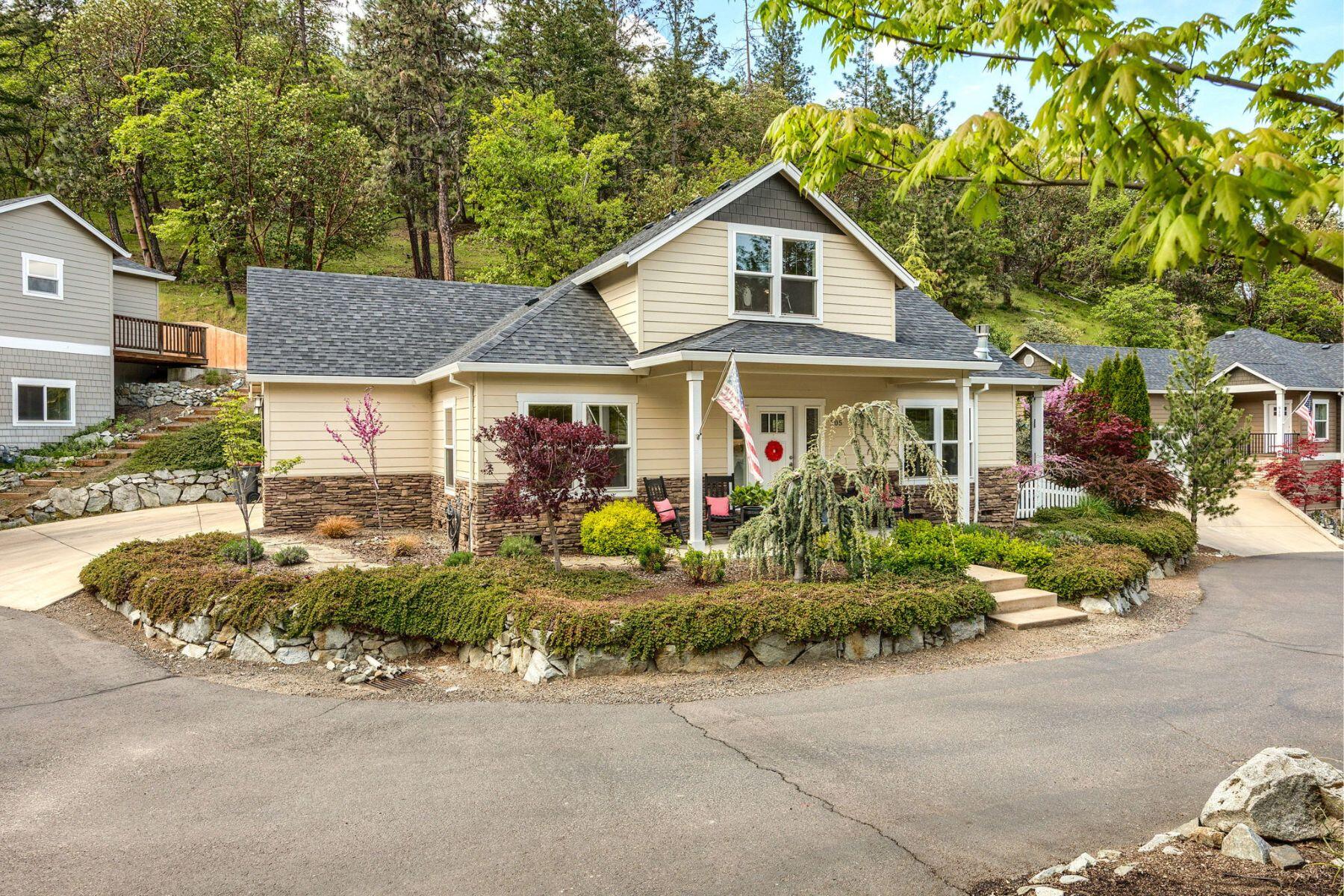 205 Oak Knoll Way