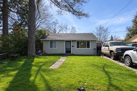 1035 SW I Street Grants Pass OR 97526