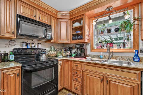 Tiny photo for 1537 Moon Terrace, Medford, OR 97504 (MLS # 220226937)