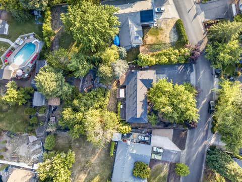 Tiny photo for 1537 Moon Terrace, Medford, OR 97504 (MLS # 220226937)