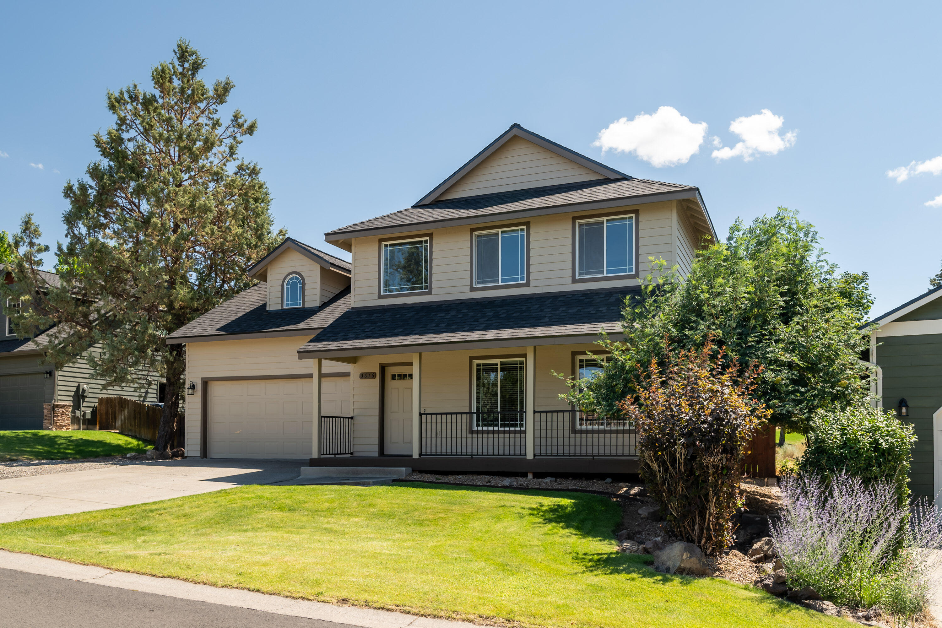 3616 SW Hillcrest Drive