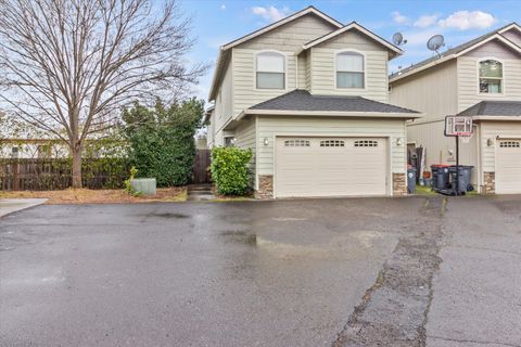 Photo of 1297 Clearsprings Drive, Medford, OR 97501 (MLS # 220219769)