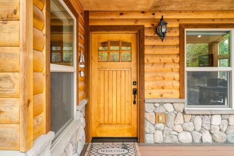 Tiny photo for 54456 Huntington Road, Bend, OR 97707 (MLS # 220212227)