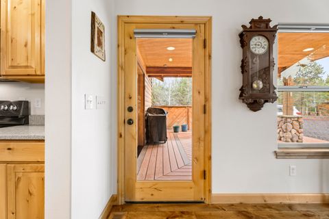 Tiny photo for 54456 Huntington Road, Bend, OR 97707 (MLS # 220212227)