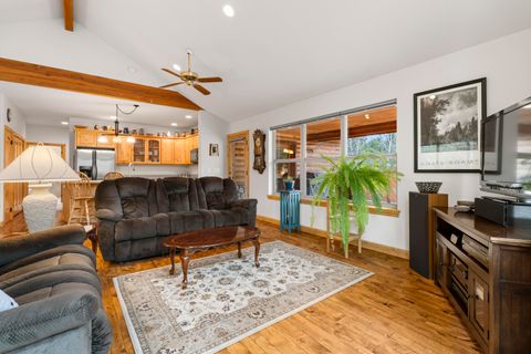 Tiny photo for 54456 Huntington Road, Bend, OR 97707 (MLS # 220212227)