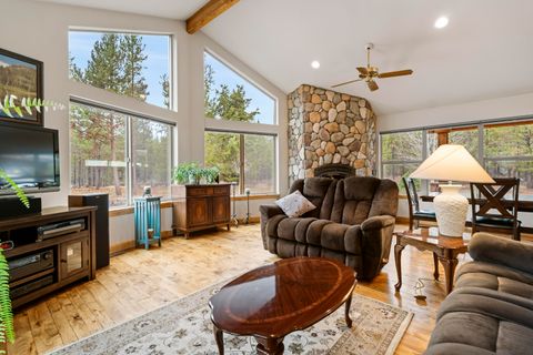 Tiny photo for 54456 Huntington Road, Bend, OR 97707 (MLS # 220212227)