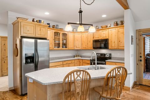 Tiny photo for 54456 Huntington Road, Bend, OR 97707 (MLS # 220212227)