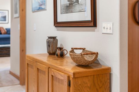 Tiny photo for 54456 Huntington Road, Bend, OR 97707 (MLS # 220212227)