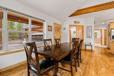 Tiny photo for 54456 Huntington Road, Bend, OR 97707 (MLS # 220212227)