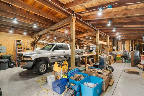 Tiny photo for 54456 Huntington Road, Bend, OR 97707 (MLS # 220212227)