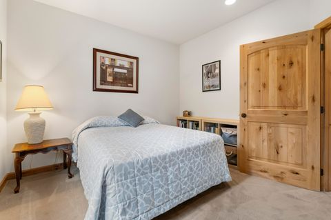 Tiny photo for 54456 Huntington Road, Bend, OR 97707 (MLS # 220212227)