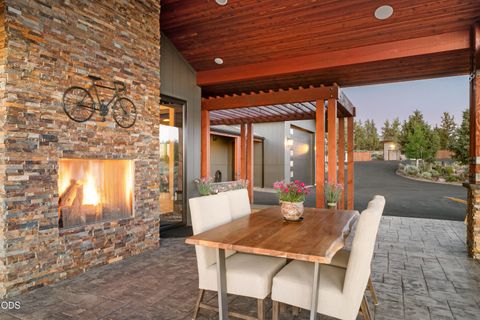 Tiny photo for 17771 Warrin Road, Sisters, OR 97759 (MLS # 220223836)