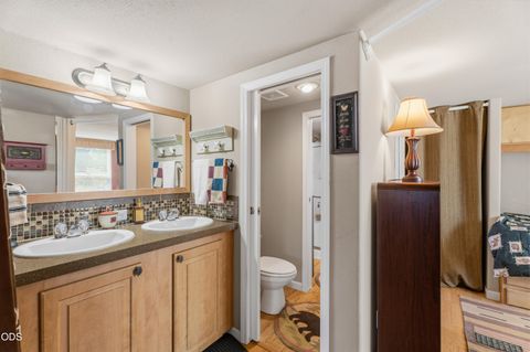Tiny photo for 17771 Warrin Road, Sisters, OR 97759 (MLS # 220223836)