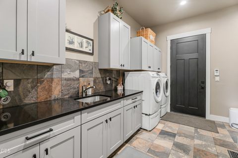 Tiny photo for 17771 Warrin Road, Sisters, OR 97759 (MLS # 220223836)
