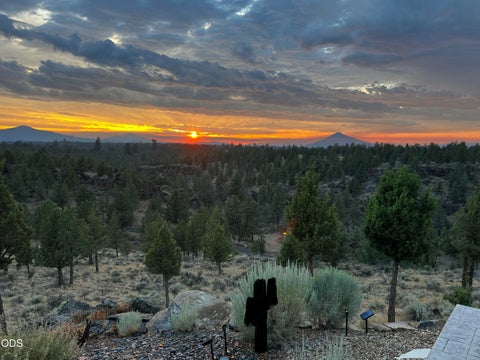Tiny photo for 17771 Warrin Road, Sisters, OR 97759 (MLS # 220223836)