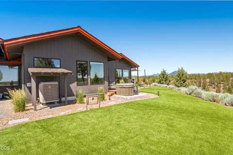 Tiny photo for 17771 Warrin Road, Sisters, OR 97759 (MLS # 220223836)