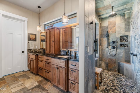 Tiny photo for 17771 Warrin Road, Sisters, OR 97759 (MLS # 220223836)