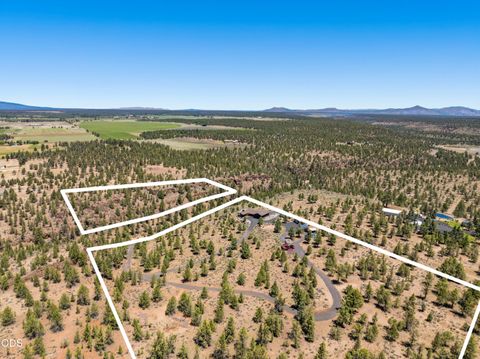 Tiny photo for 17771 Warrin Road, Sisters, OR 97759 (MLS # 220223836)