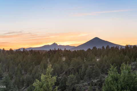 Tiny photo for 17771 Warrin Road, Sisters, OR 97759 (MLS # 220223836)