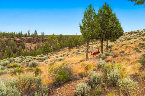 Tiny photo for 17771 Warrin Road, Sisters, OR 97759 (MLS # 220223836)