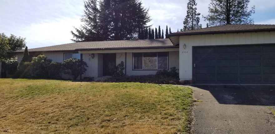 Excellent Eastside Cul-De-Sac home. This beautiful home has been remodeled/updated with 4 bedrooms, 2 full bathrooms, 2269sqft which has new carpet, laminate flooring, paint and much more. Entry has double doors and marble flooring, a large sunken living room, separate family room with a gorgeous brick fireplace. Enjoy your backyard in-ground pool with a Solar powered heated system. Very nice location near hospitals and shopping. Hurry and see this one before its SOLD!!!