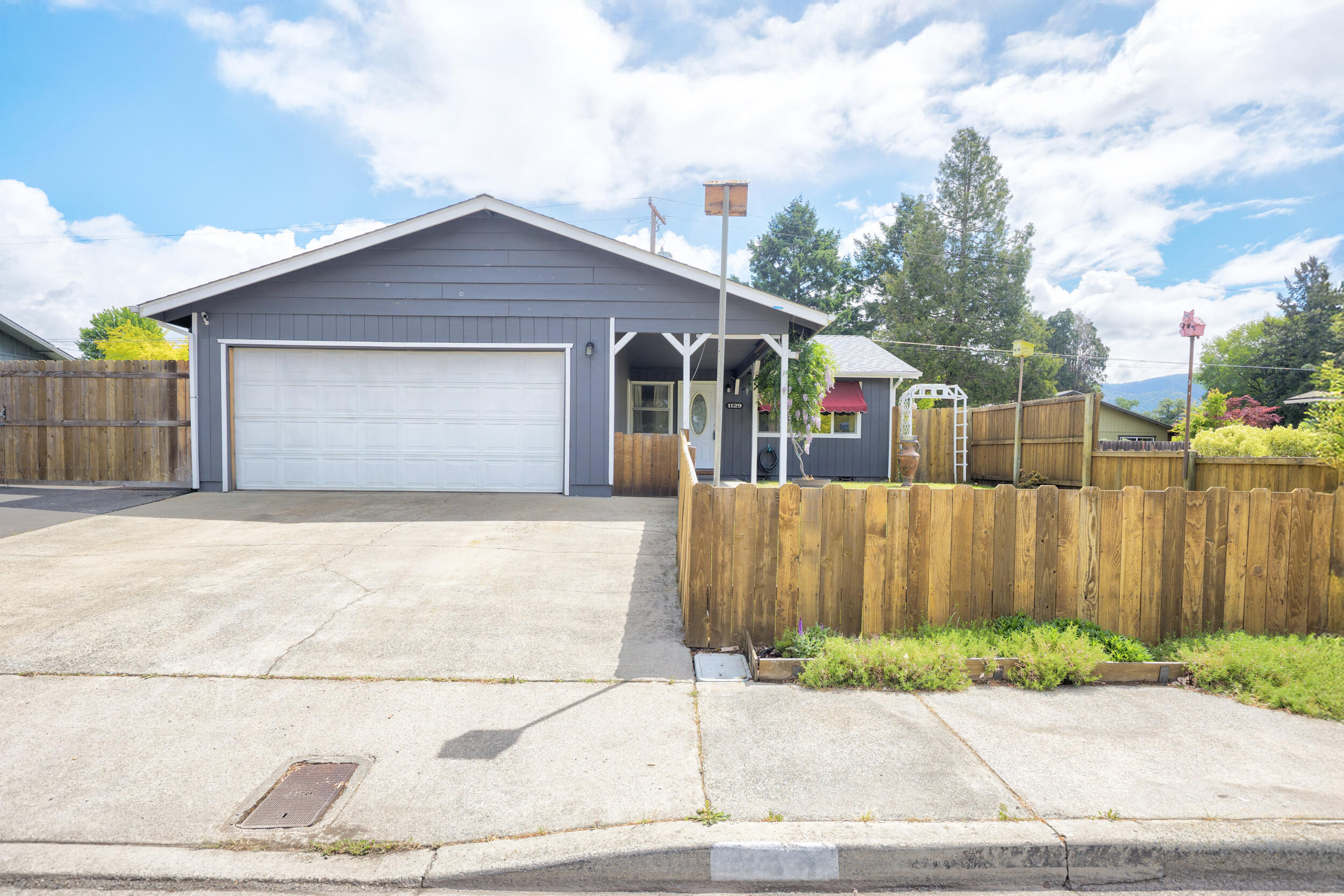 1129 SW Ballinger Drive
