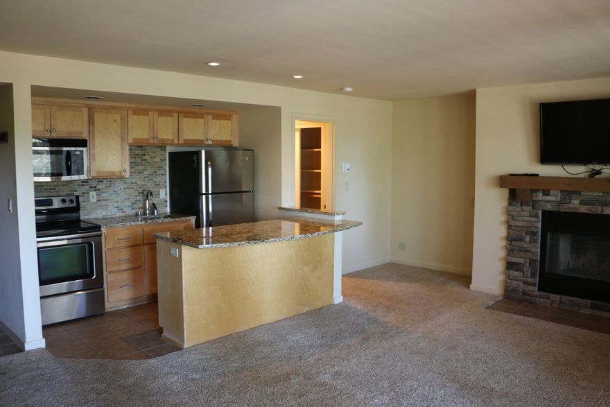 Wonderful location within Inn of the 7th with access to public land right out the door. Private patio area with outside storage. Spend time in the living room where one can relax and enjoy the fireplace with a custom mantle. The HOA fees are all inclusive: water, sewer, garbage, basic cable, phone, Wi-Fi, gas, electric, heating, cooling, exterior maintenance, security and landscaping. There are many amenities to be enjoyed: pickleball, tennis, sauna, pools, disc golf, mini golf, hot tubs, and winter ice skating, a fitness room, restaurant and a store. This unit has been a successful rental.