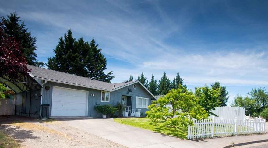 Great Location! This efficiently laid out property offers 3 beds 1 1/2 baths. Beautiful backyard that is big enough to entertain in, but small enough to take care of easily. This is perfect for a first time home buyer or an investor.