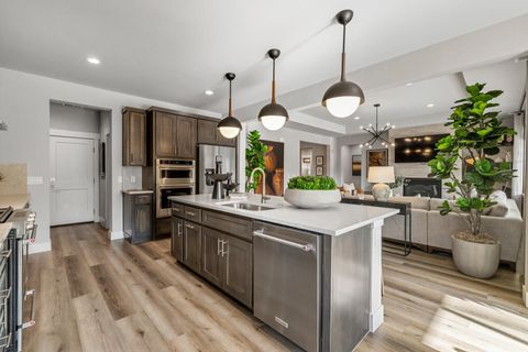 Tiny photo for 5730 Engleman Spruce Way, Klamath Falls, OR 97601 (MLS # 220215646)