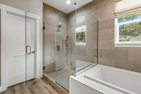 Tiny photo for 5730 Engleman Spruce Way, Klamath Falls, OR 97601 (MLS # 220215646)