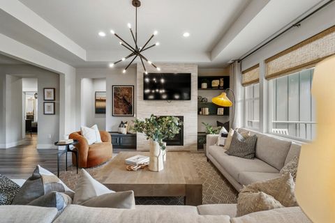 Tiny photo for 5730 Engleman Spruce Way, Klamath Falls, OR 97601 (MLS # 220215646)