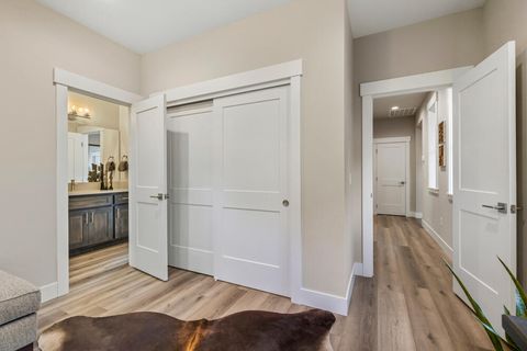 Tiny photo for 5730 Engleman Spruce Way, Klamath Falls, OR 97601 (MLS # 220215646)