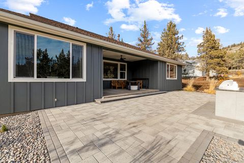 Tiny photo for 5730 Engleman Spruce Way, Klamath Falls, OR 97601 (MLS # 220215646)
