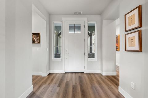 Tiny photo for 5730 Engleman Spruce Way, Klamath Falls, OR 97601 (MLS # 220215646)