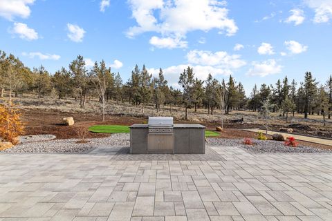 Tiny photo for 5730 Engleman Spruce Way, Klamath Falls, OR 97601 (MLS # 220215646)