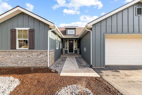 Tiny photo for 5730 Engleman Spruce Way, Klamath Falls, OR 97601 (MLS # 220215646)