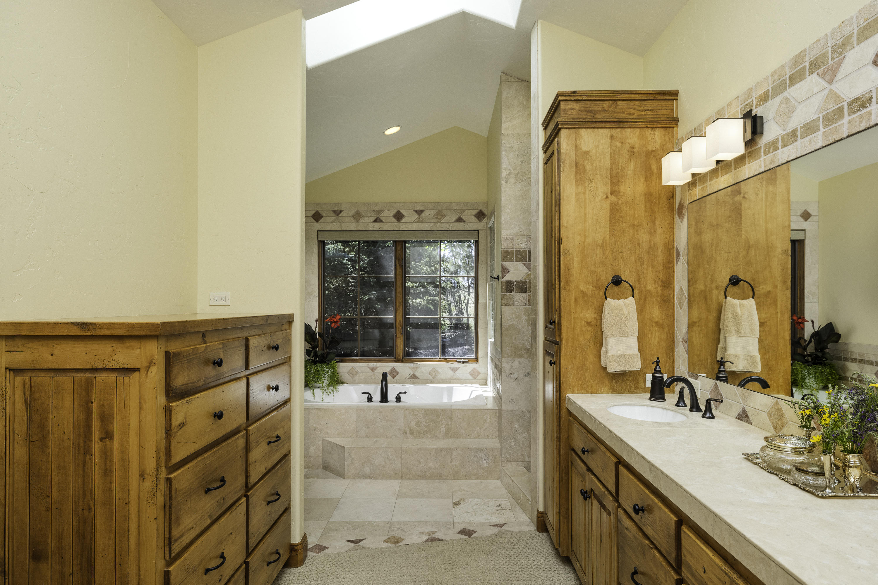 Broken Top - Residential