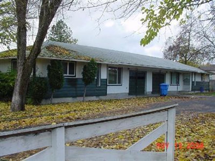 Nice duplex in good condition. 2 bedrooms, 1 bath and a 1 car garage per unit. Located on a good sized lot with off street parking. Both units are in good condition and are vacant. This property is approved for ExpressPath financing. This property is being sold as is