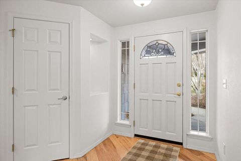 Tiny photo for 88 Mountain View Drive, Phoenix, OR 97535 (MLS # 220215443)