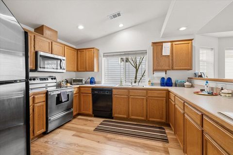 Tiny photo for 88 Mountain View Drive, Phoenix, OR 97535 (MLS # 220215443)